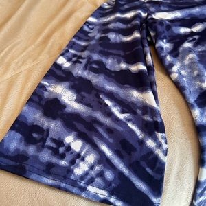 Sunny Leigh navy blue and white